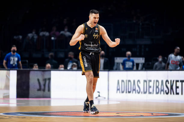 而这场比赛 而这场比赛